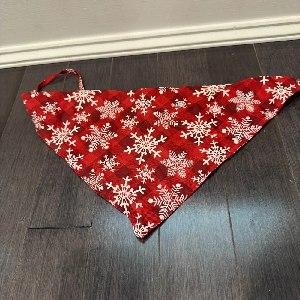 NWOT Festive Red & White Snowflake Holiday Christmas Winter Pet Dog Bandana